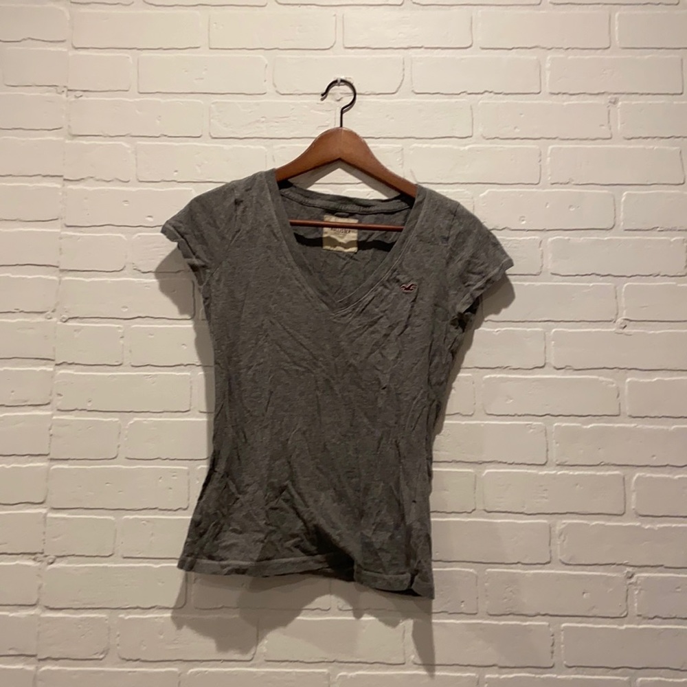 hollister v neck tee